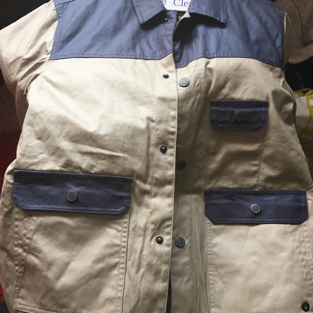 Men’s light tan and blue jacket! SZ Small